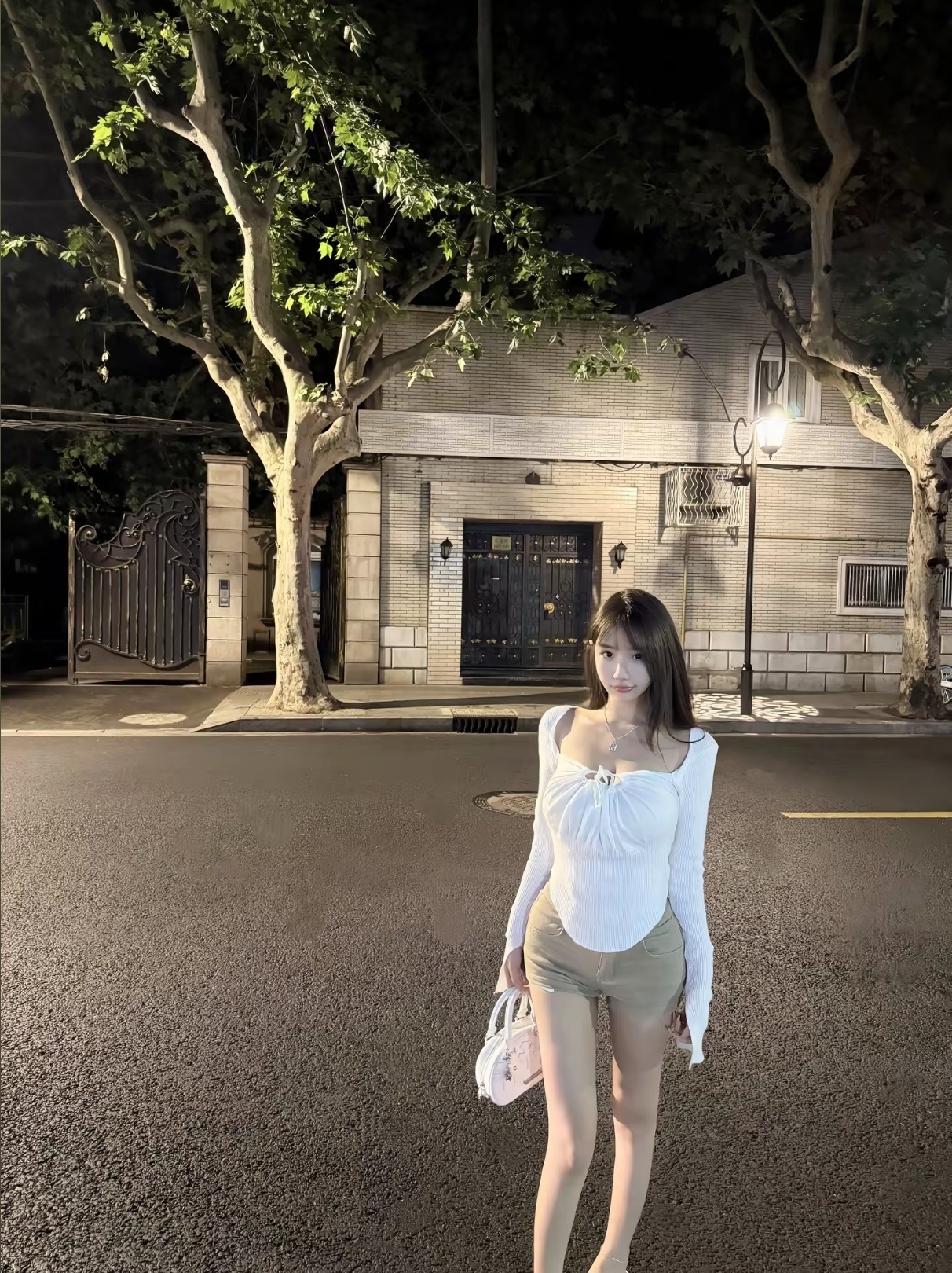 【上海】宝藏女孩优优奶大鲍鱼粉嫩